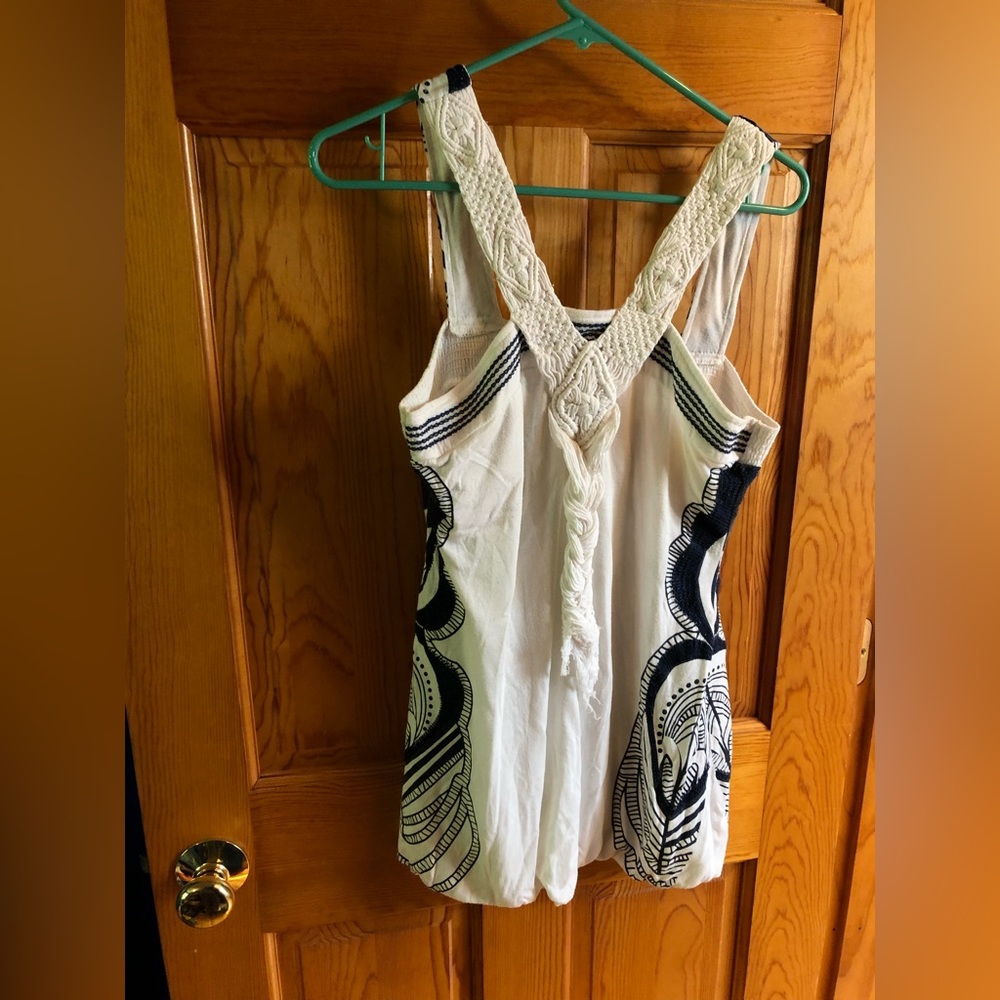 Cute summer top! Size medium
